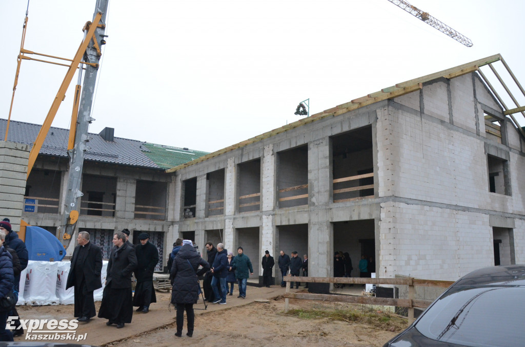 Wiecha na dachu hospicjum