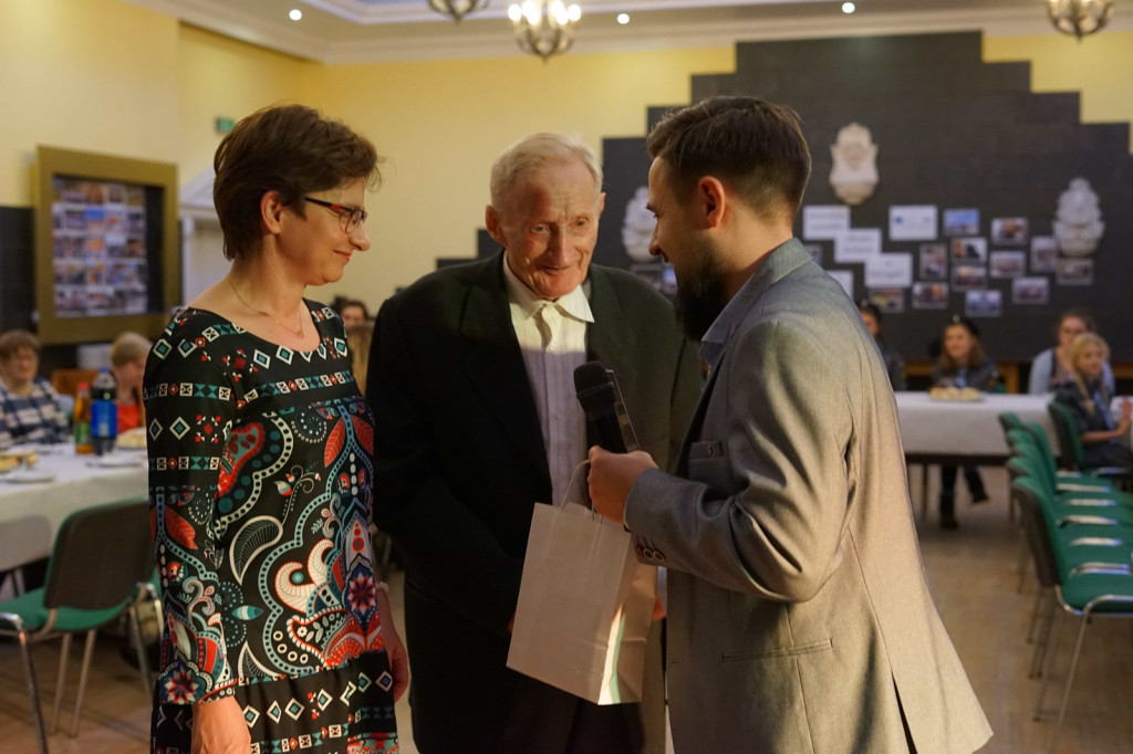 Chmielno. Andrzejki seniorów i wolontariuszy