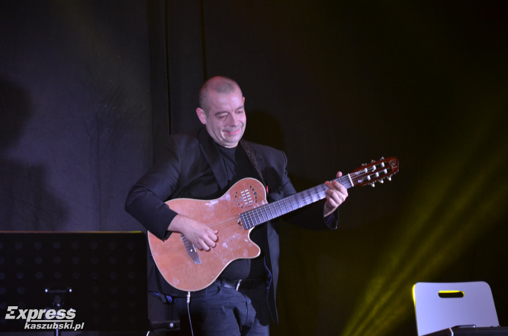 Żukowo. Jarmark i koncert Szymona Wydry