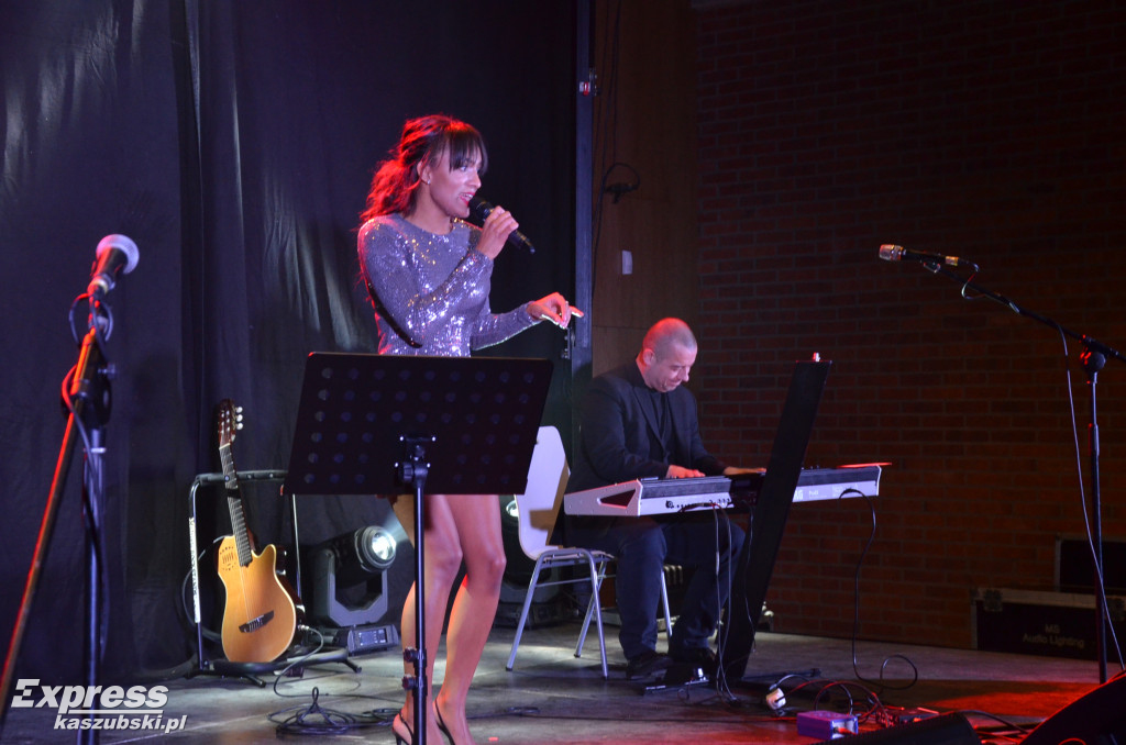 Żukowo. Jarmark i koncert Szymona Wydry