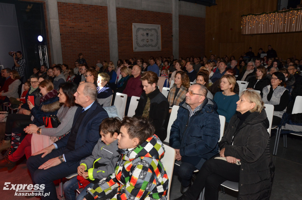 Żukowo. Jarmark i koncert Szymona Wydry