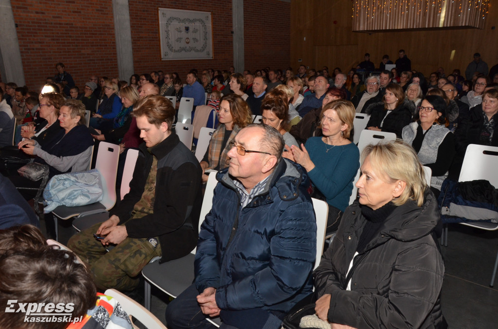 Żukowo. Jarmark i koncert Szymona Wydry