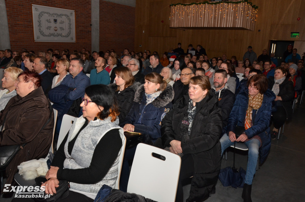 Żukowo. Jarmark i koncert Szymona Wydry
