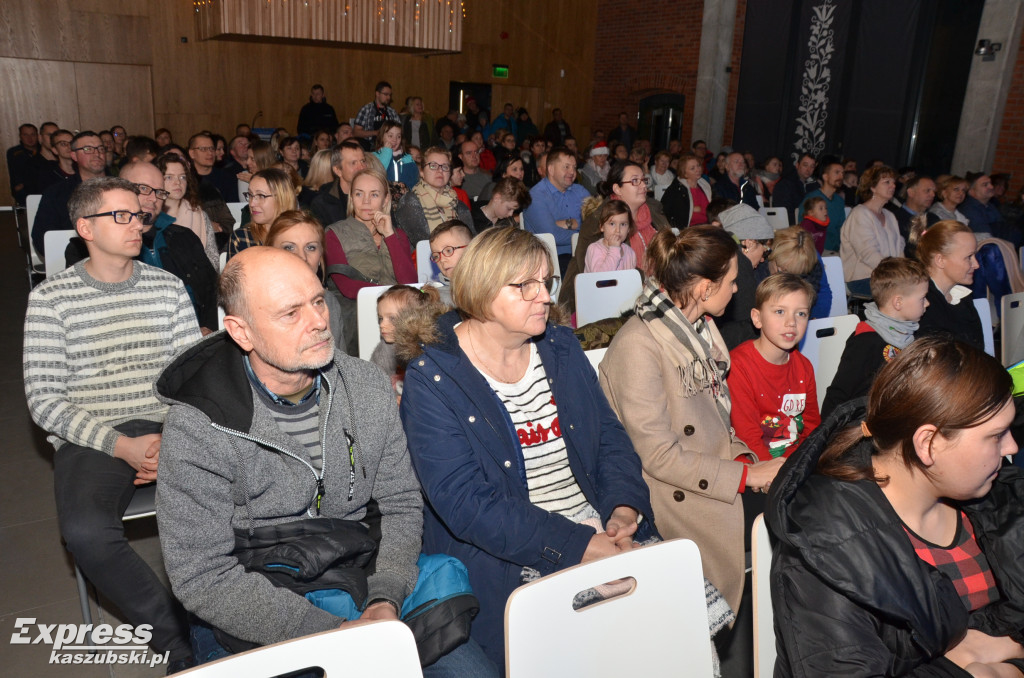 Żukowo. Jarmark i koncert Szymona Wydry