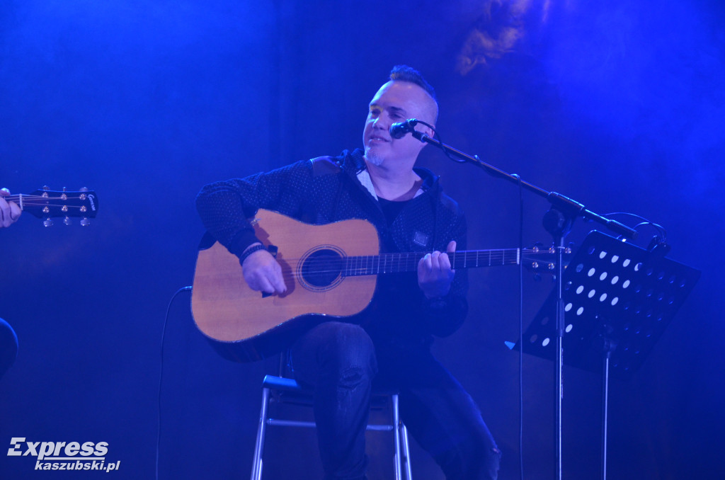 Żukowo. Jarmark i koncert Szymona Wydry