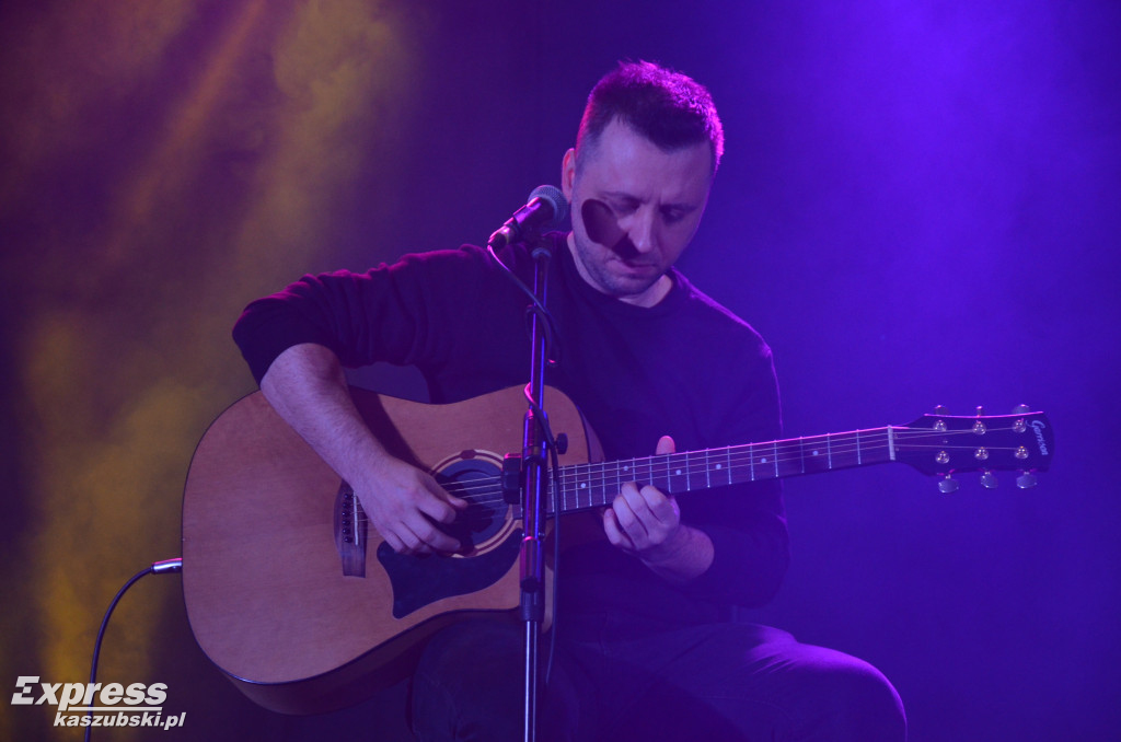 Żukowo. Jarmark i koncert Szymona Wydry