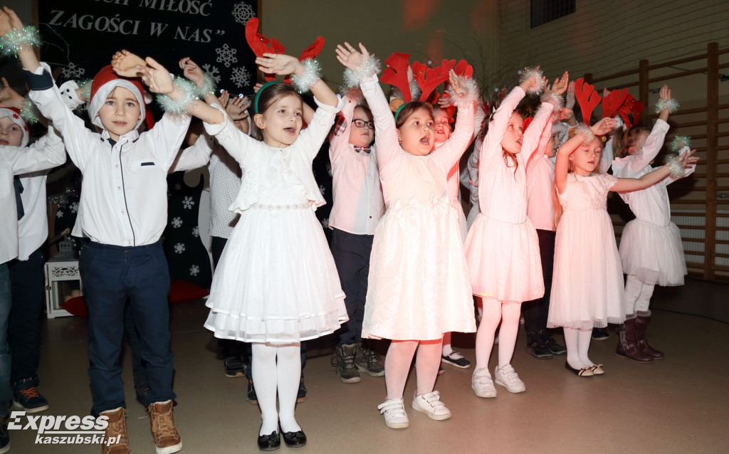 Kiermasz Bożonarodzeniowy w SP nr 1 w Żukowie
