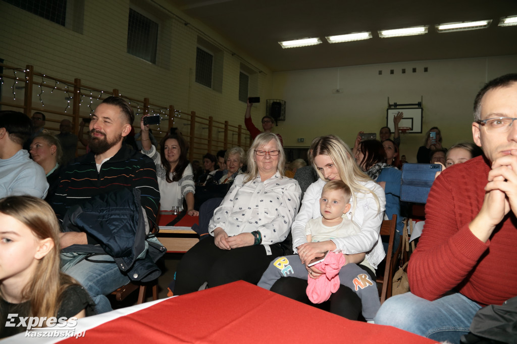 Kiermasz Bożonarodzeniowy w SP nr 1 w Żukowie