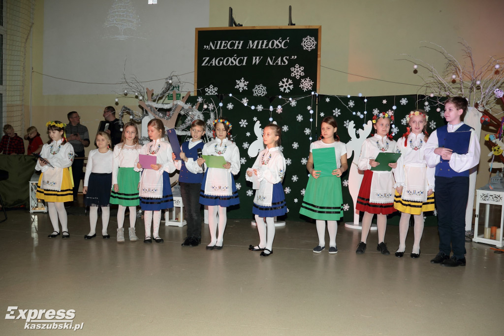 Kiermasz Bożonarodzeniowy w SP nr 1 w Żukowie