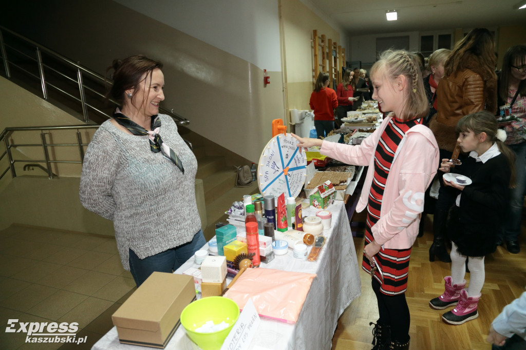 Kiermasz Bożonarodzeniowy w SP nr 1 w Żukowie