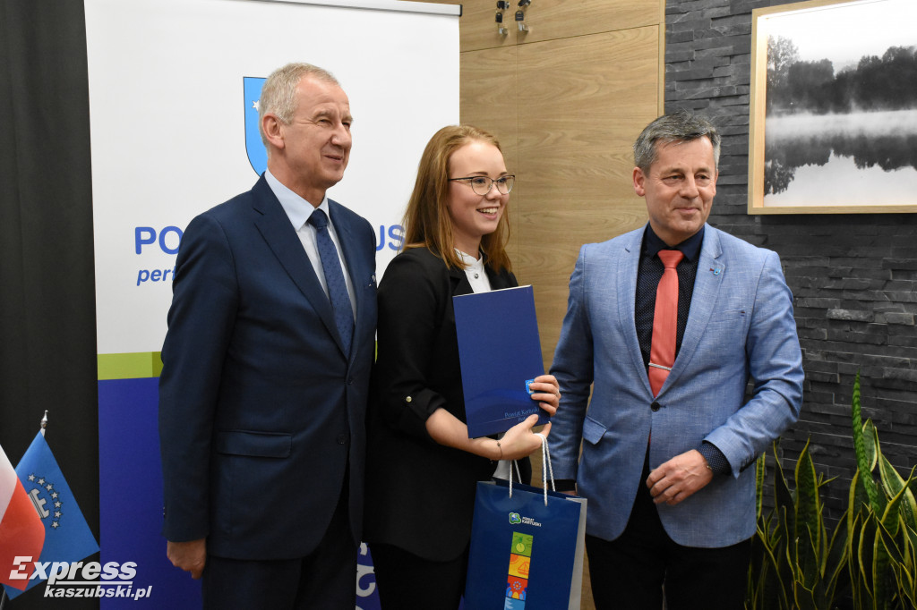 Stypendia starosty kartuskiego dla studentów