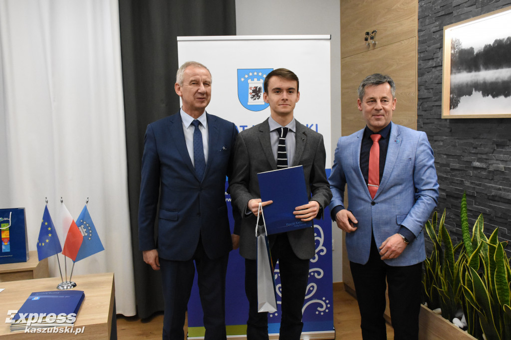 Stypendia starosty kartuskiego dla studentów