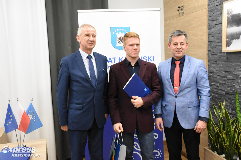 Stypendia starosty kartuskiego dla studentów
