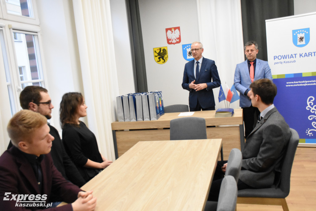 Stypendia starosty kartuskiego dla studentów