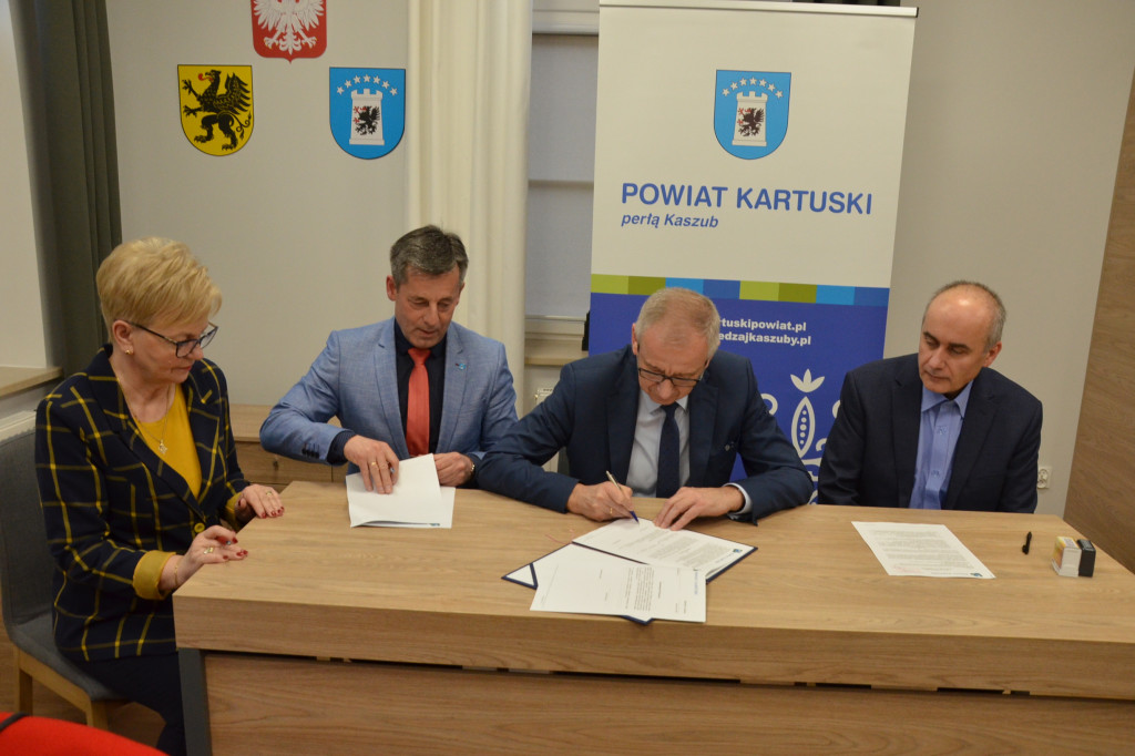 Umowa na remont drogi Pępowo-Leźno