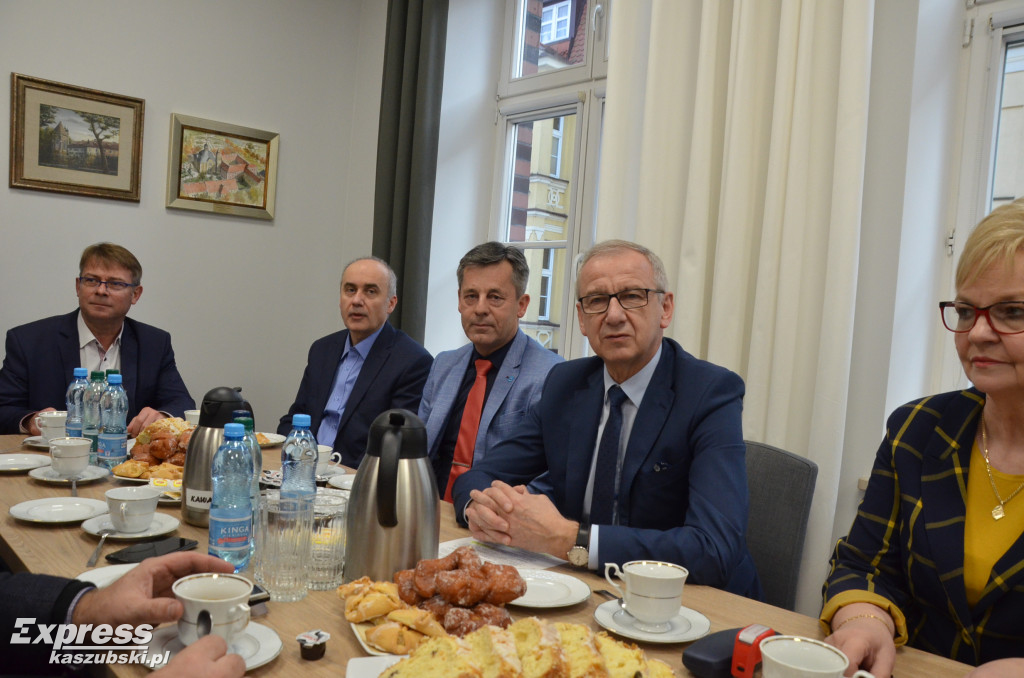 Umowa na remont drogi Pępowo-Leźno