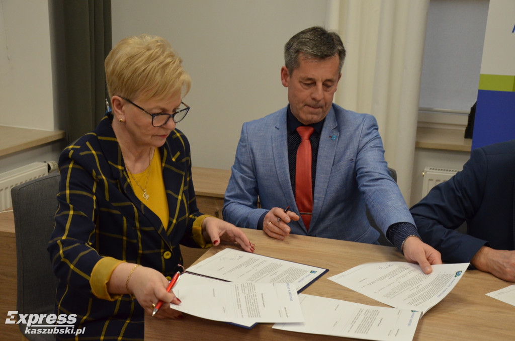 Umowa na remont drogi Pępowo-Leźno