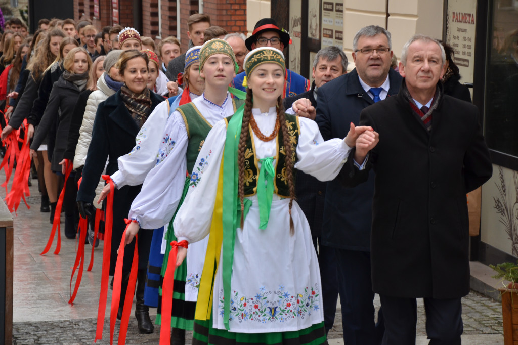 Kartuzy. Polonez maturzystów 2020