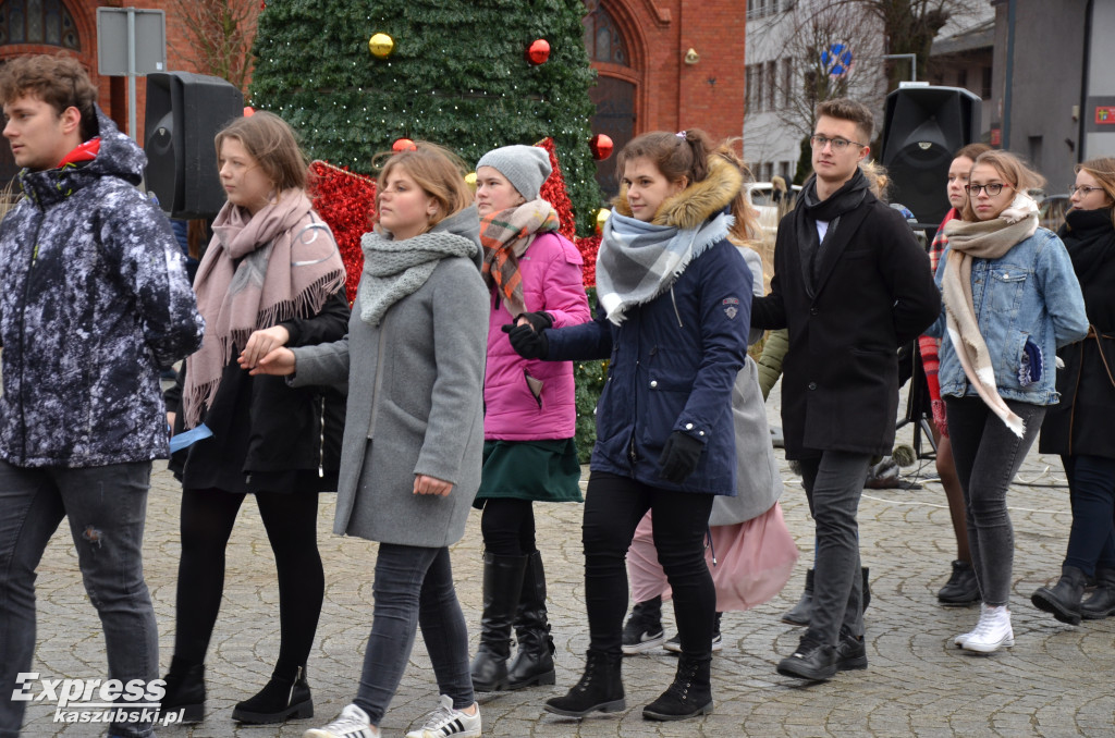 Kartuzy. Polonez maturzystów 2020