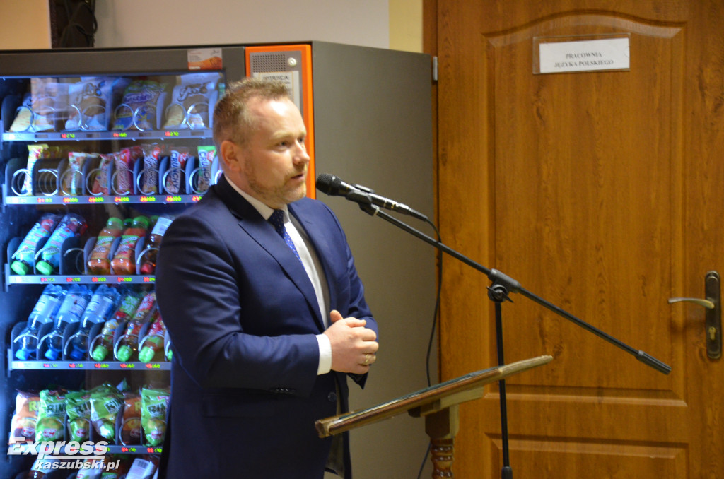 Prokowo. Otwarto zmodernizowaną część szkoły
