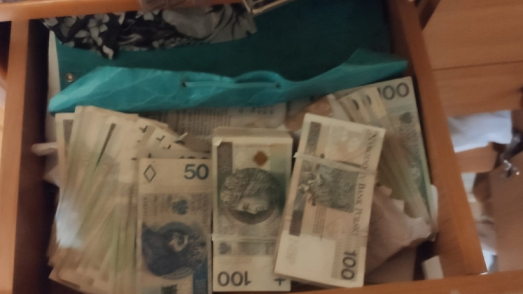 Przeszukano dom Tomasza D. oferującego lek na koronawirusa