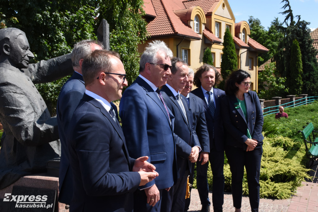 Marszałek Senatu w Sierakowicach