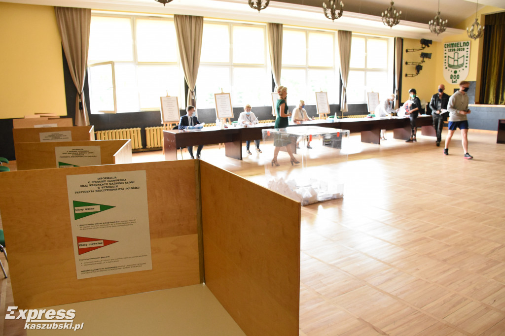 Wybory prezydenckie - głosowanie w Chmielnie