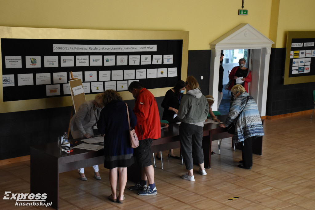 Wybory prezydenckie - głosowanie w Chmielnie