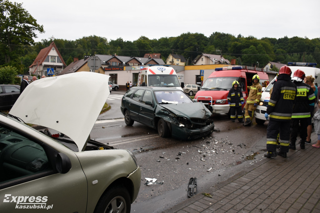 Wypadek na skrzyżowaniu w Somoninie