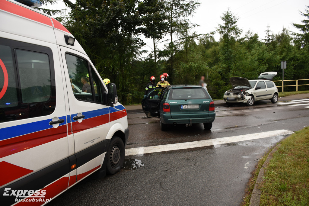 Wypadek na skrzyżowaniu w Somoninie