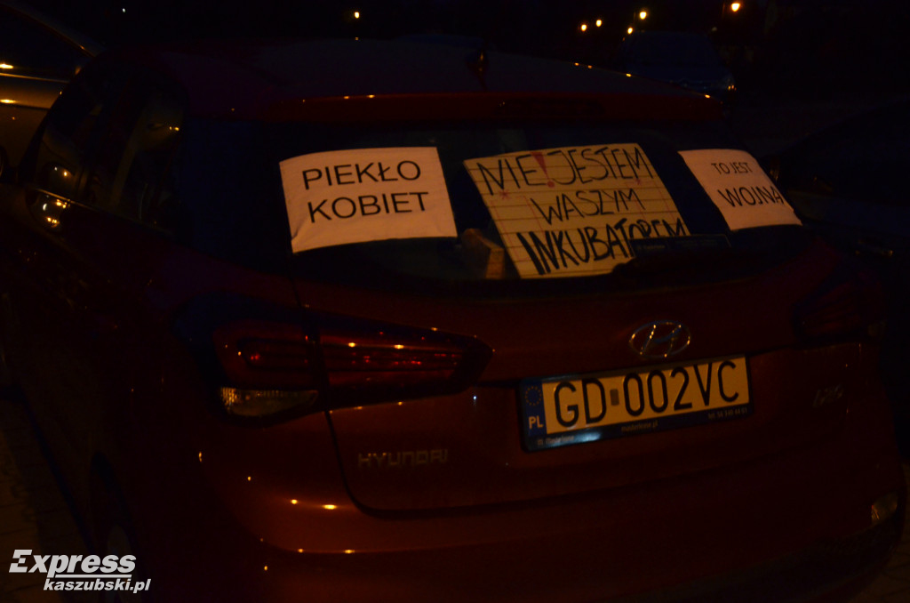 Samochodowy strajk kobiet w Baninie