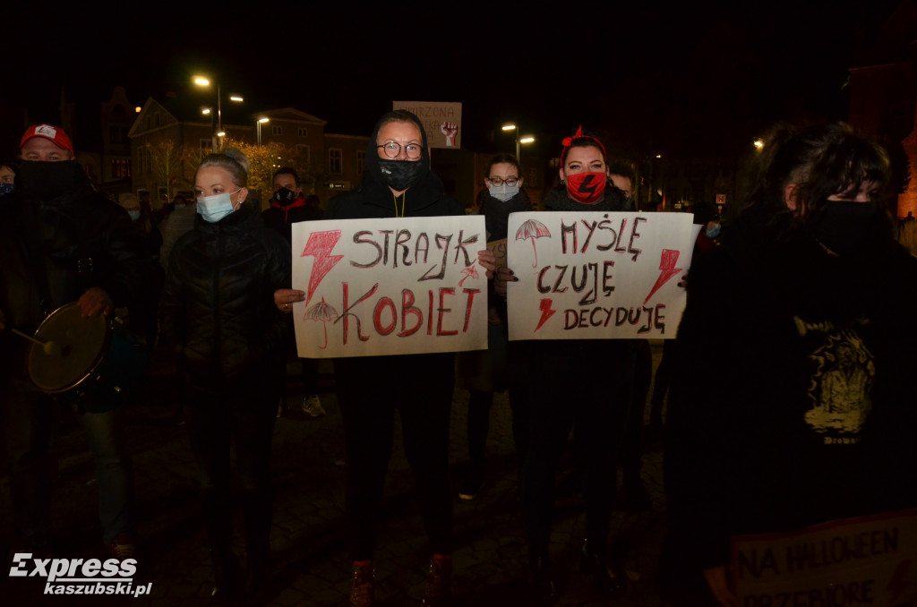 Kartuzy. Pieszy i samochodowy strajk kobiet