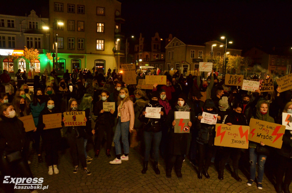Kartuzy. Pieszy i samochodowy strajk kobiet