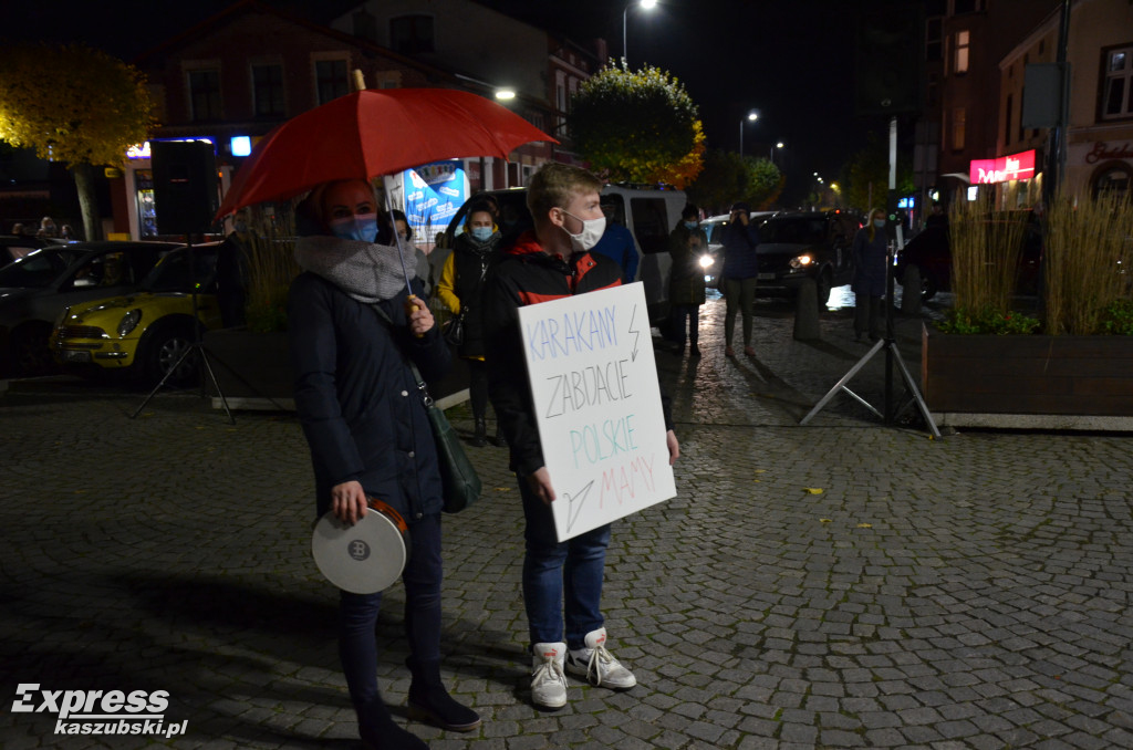 Kartuzy. Pieszy i samochodowy strajk kobiet