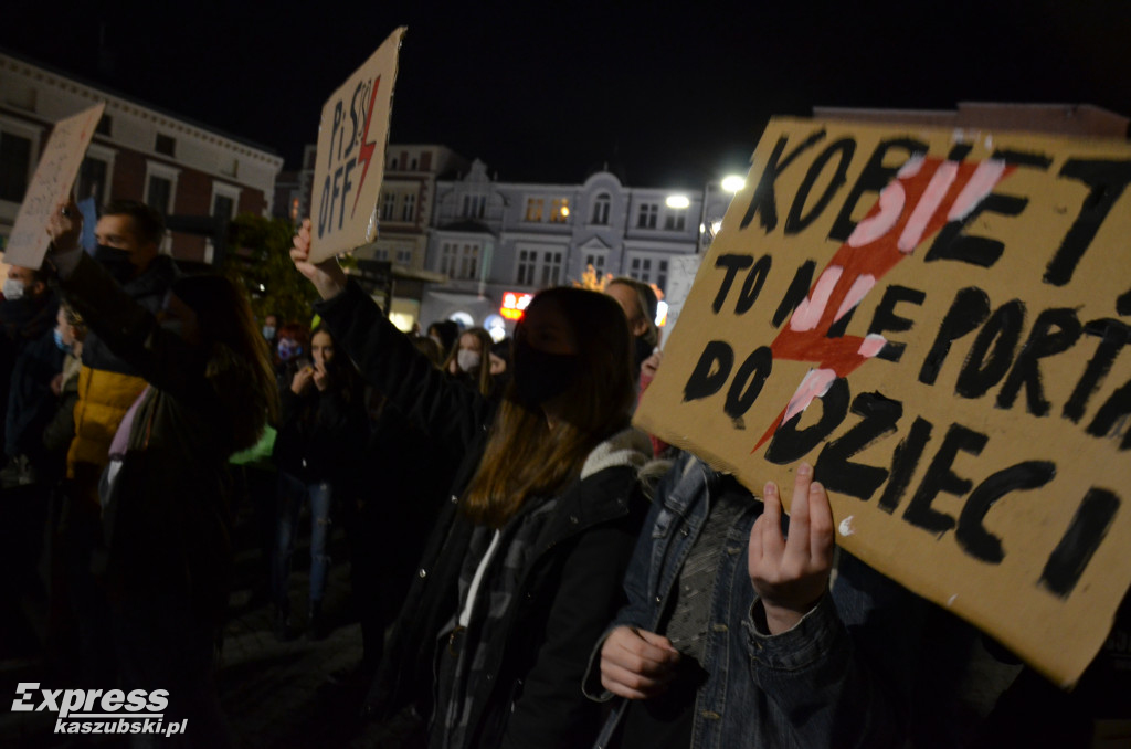Kartuzy. Pieszy i samochodowy strajk kobiet