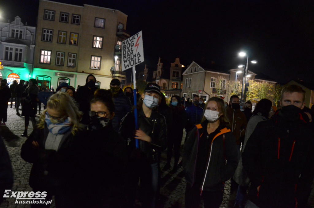 Kartuzy. Pieszy i samochodowy strajk kobiet