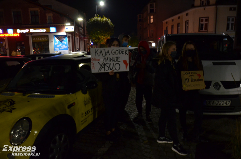 Kartuzy. Pieszy i samochodowy strajk kobiet