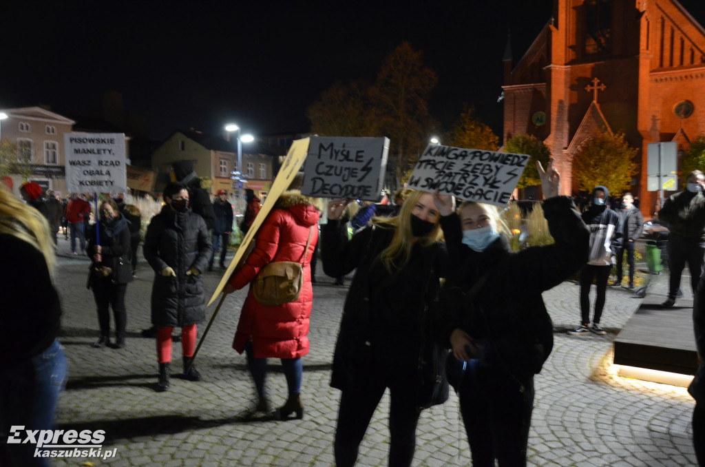 Kartuzy. Pieszy i samochodowy strajk kobiet