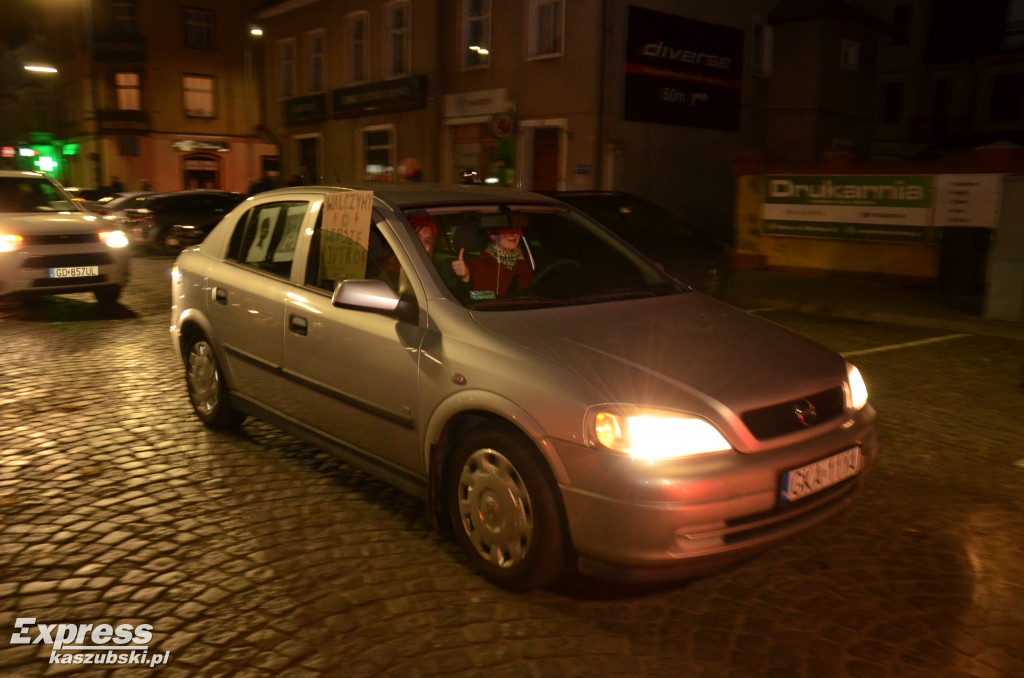 Kartuzy. Pieszy i samochodowy strajk kobiet