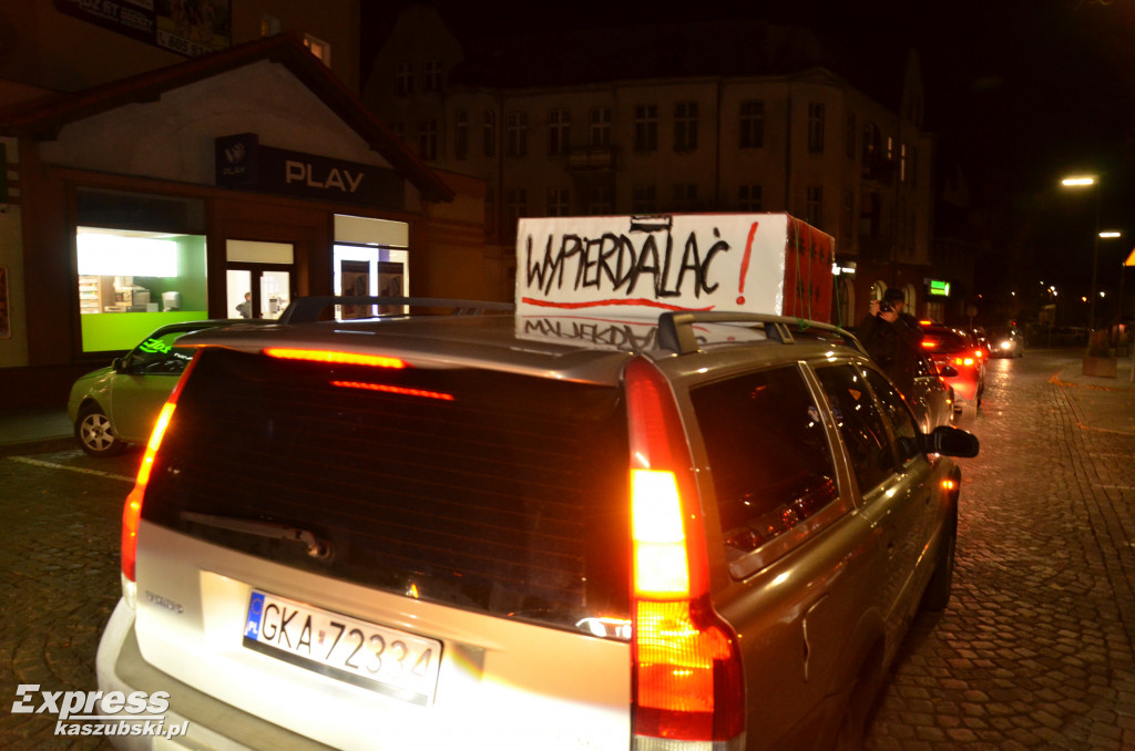 Kartuzy. Pieszy i samochodowy strajk kobiet