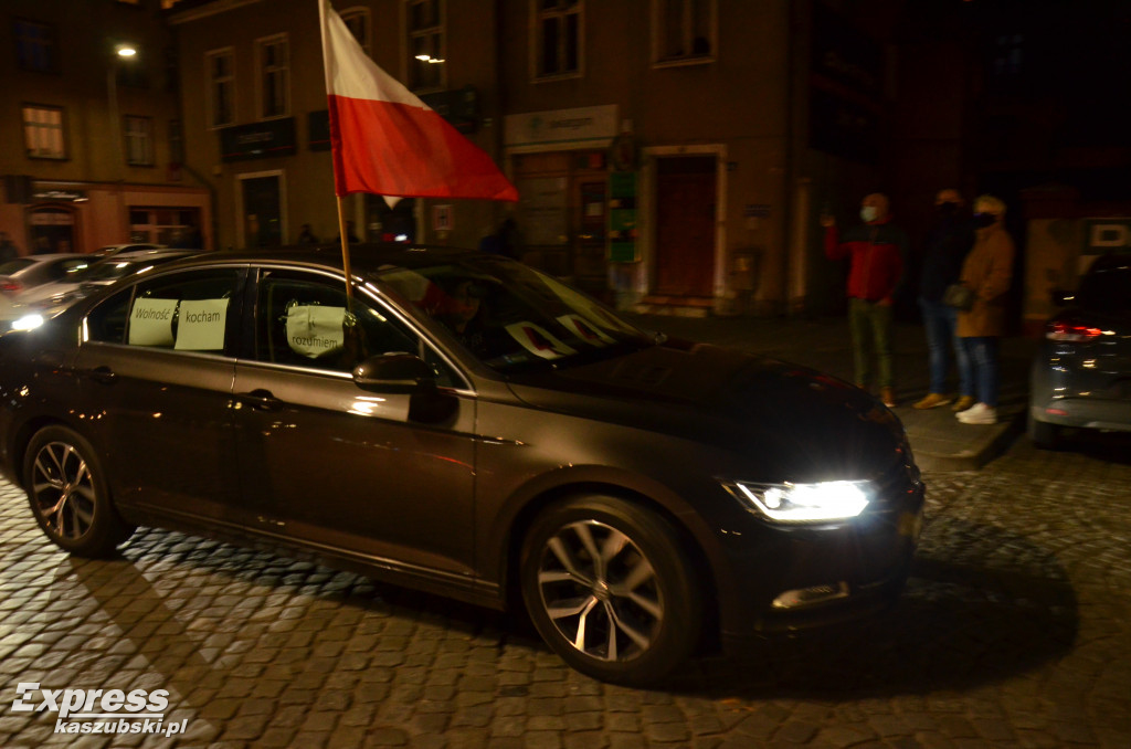 Kartuzy. Pieszy i samochodowy strajk kobiet