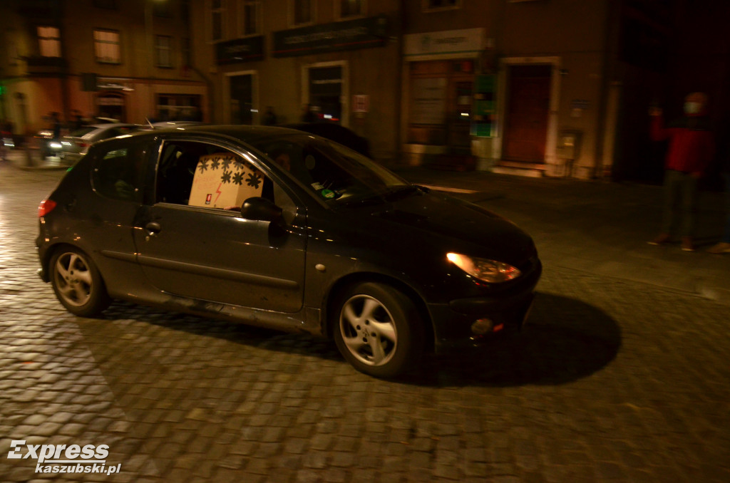Kartuzy. Pieszy i samochodowy strajk kobiet