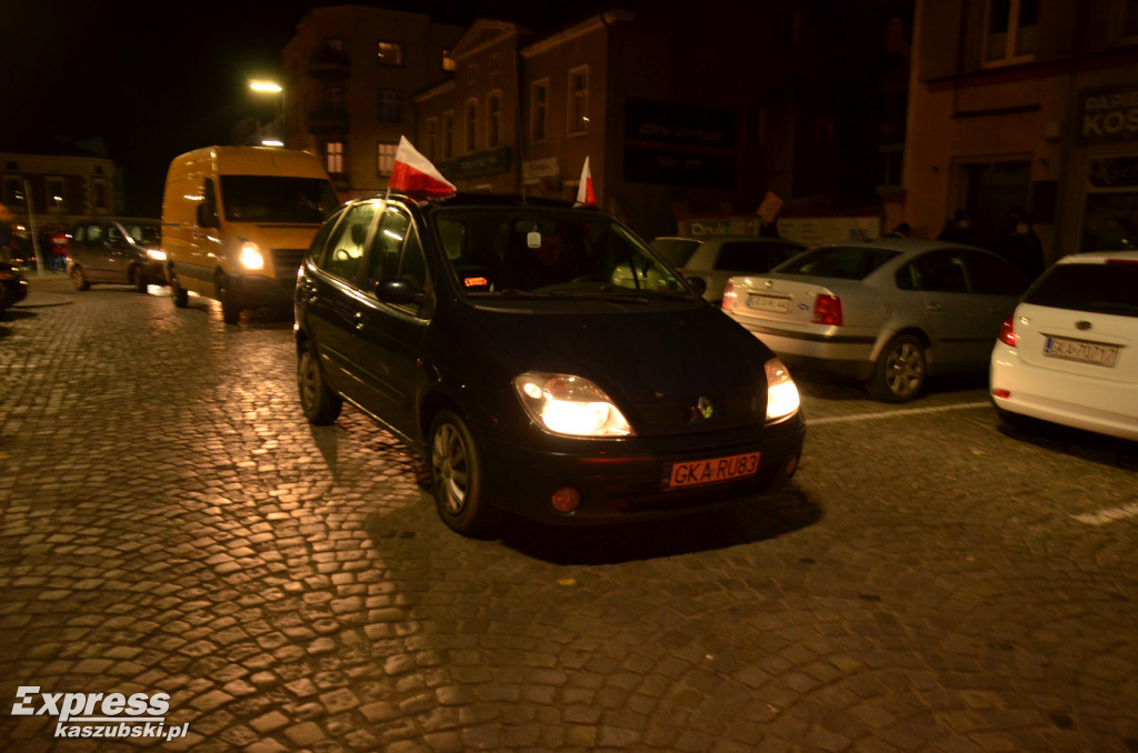 Kartuzy. Pieszy i samochodowy strajk kobiet