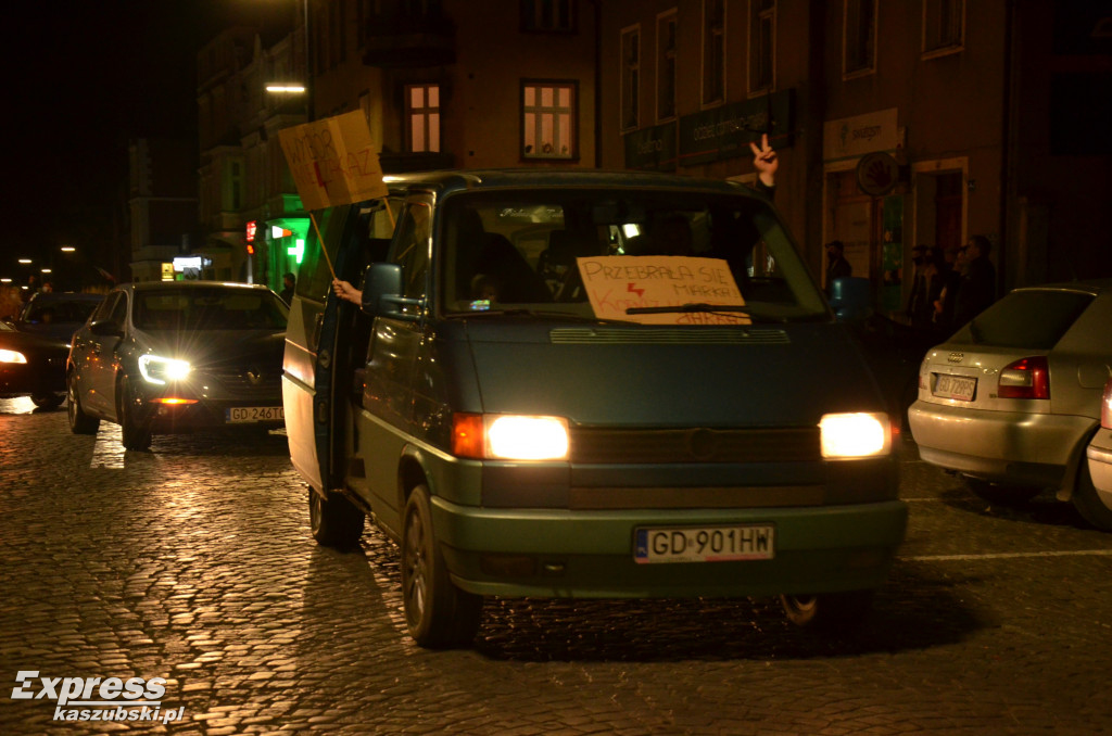 Kartuzy. Pieszy i samochodowy strajk kobiet