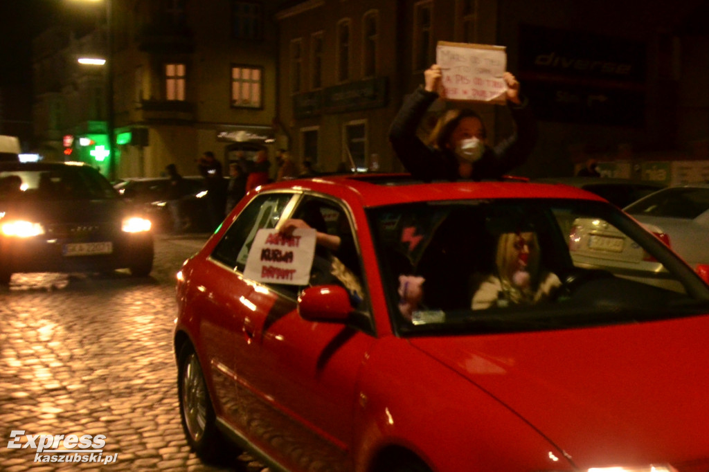 Kartuzy. Pieszy i samochodowy strajk kobiet