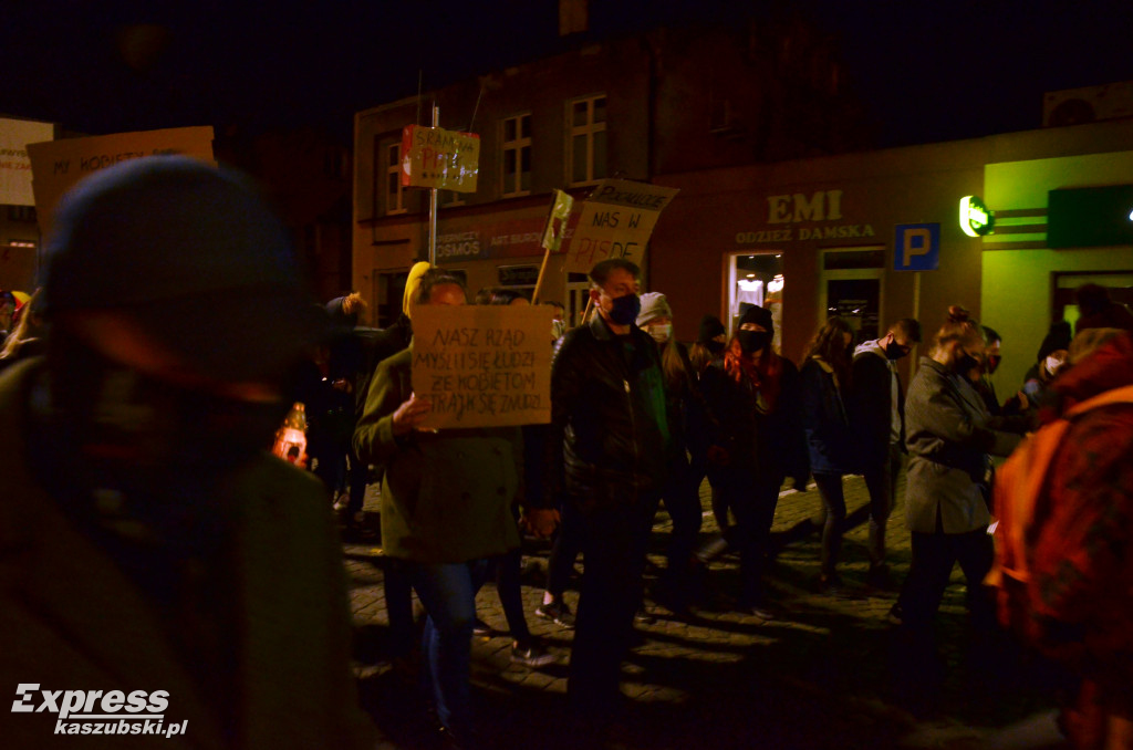 Kartuzy. Pieszy i samochodowy strajk kobiet