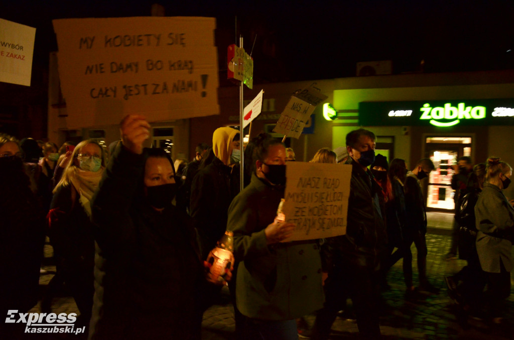 Kartuzy. Pieszy i samochodowy strajk kobiet