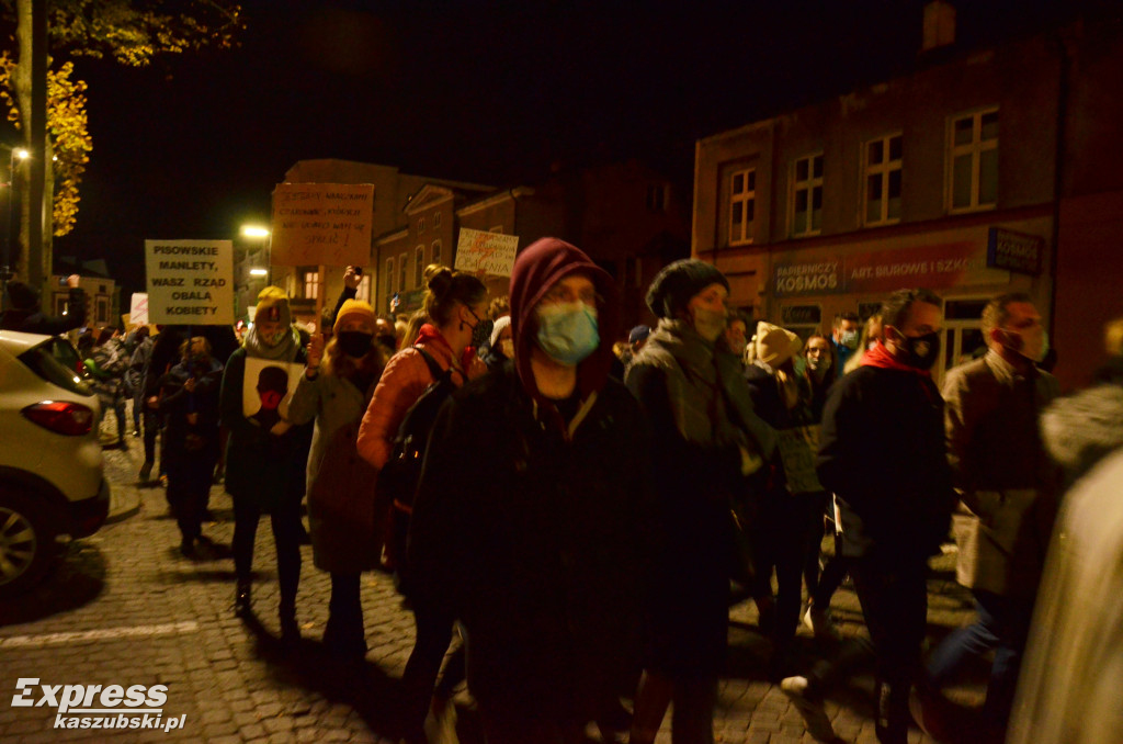 Kartuzy. Pieszy i samochodowy strajk kobiet