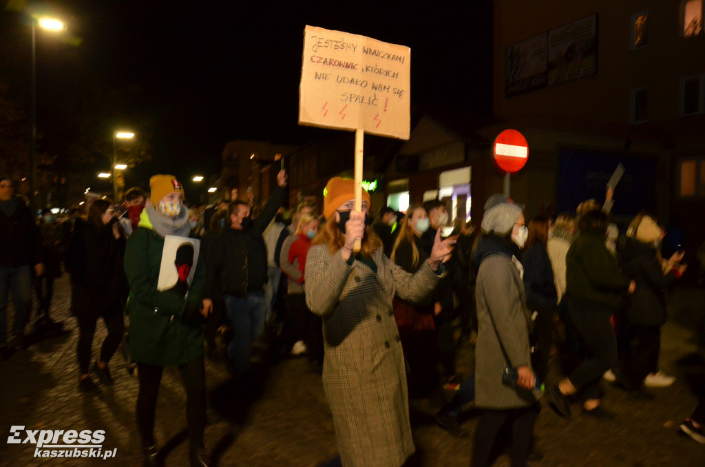 Kartuzy. Pieszy i samochodowy strajk kobiet