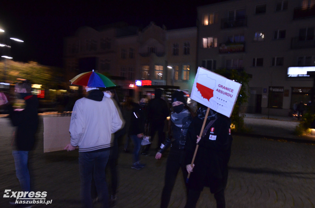 Kartuzy. Pieszy i samochodowy strajk kobiet